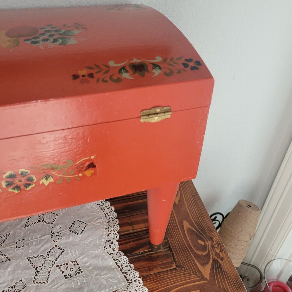 Vintage Pennsylvania Dutch Stenciled Heart Wooden Chest Box Folk Art 14.5” FLAW - Picture 16 of 16